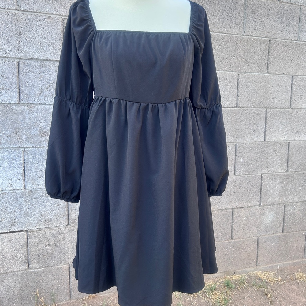 Black square neck long puff sleeve mini dress